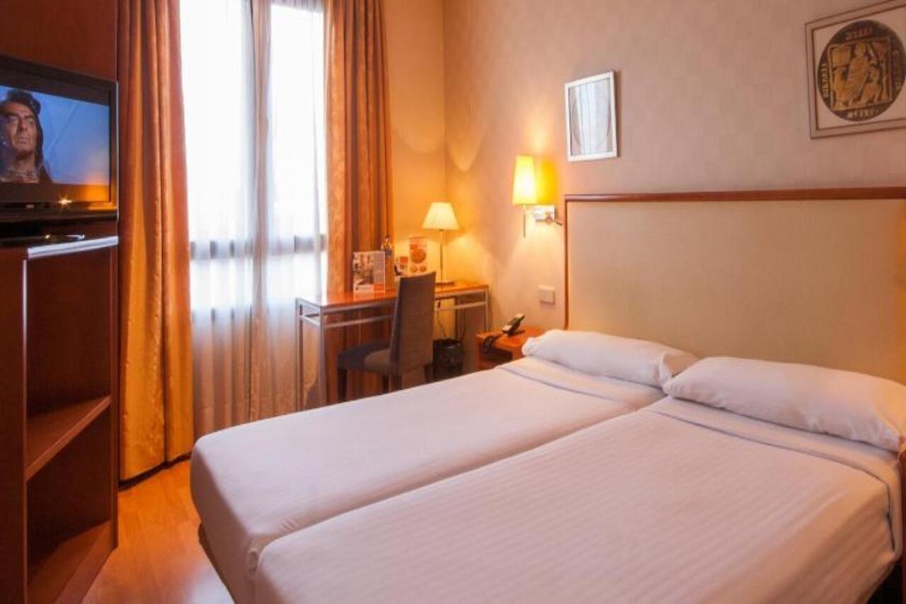 Th Boadilla Hotel Boadilla del Monte Kültér fotó