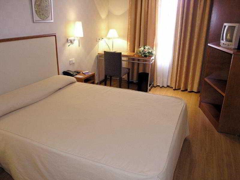Th Boadilla Hotel Boadilla del Monte Szoba fotó