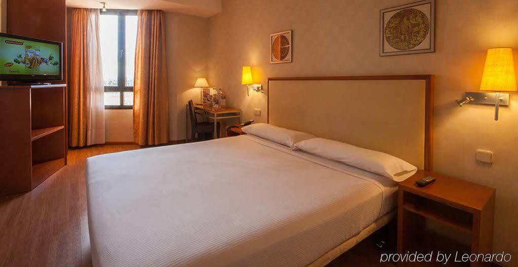 Th Boadilla Hotel Boadilla del Monte Szoba fotó
